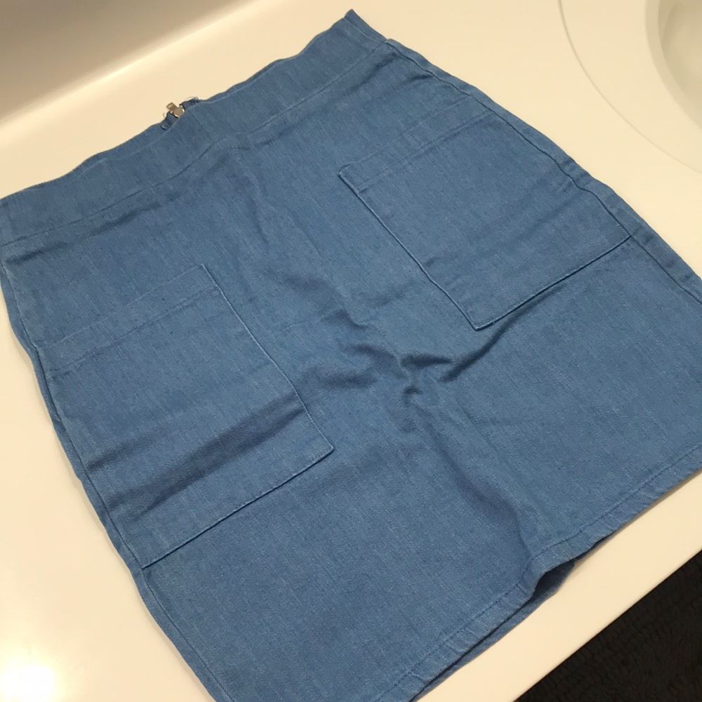 Stretch denim skirt